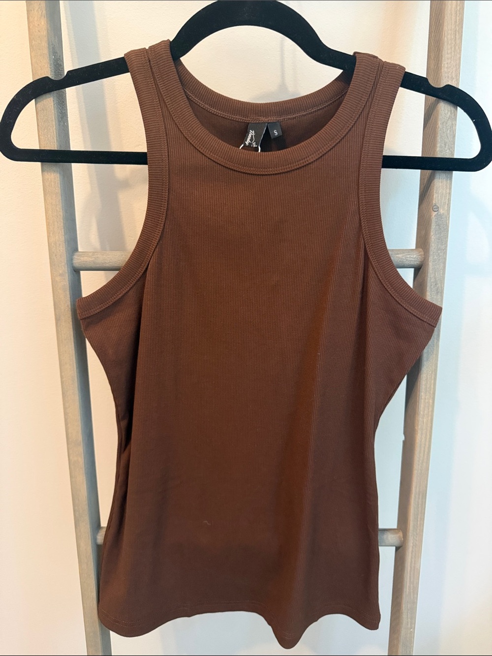 Women’s Sleeveless Ribbed Tank Top - Chocolate Brown